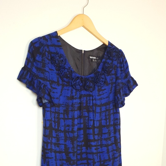 Blue Geometric Top With Roses & Ruffles - Picture 4 of 7